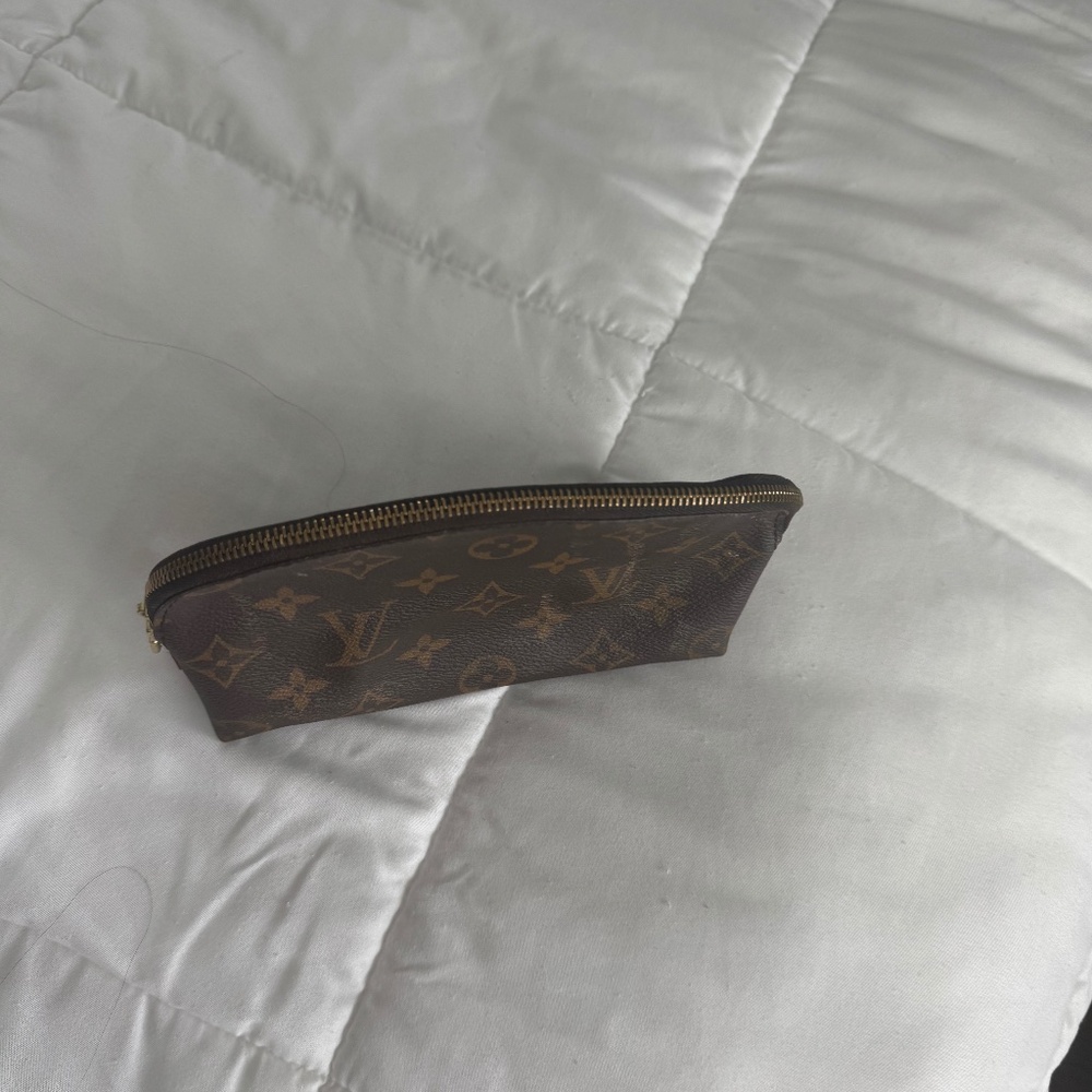 Louis Vuitton Cosmetic Pouch - Picture 2 of 4